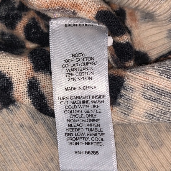 Express Leopard Print Lightweight V-Neck Long Sleeves Sweater Size S/P - Picture 3 of 11